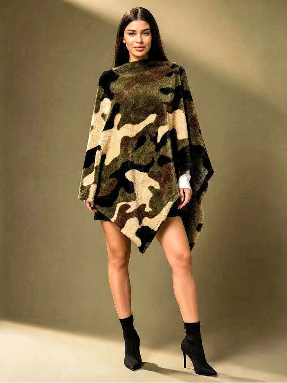 FASHION! Camo Poncho in Green & Black Sexy!